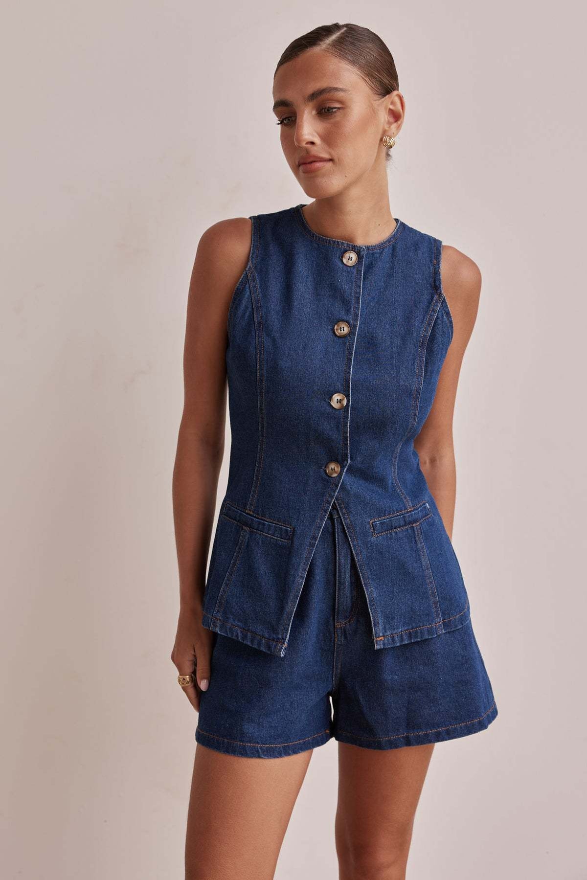 Women Round Neck Sleeveless Denim Vest & Shorts 2 Piece Outfit Set